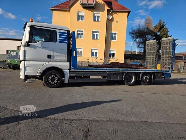 Laweta MAN 26.400 TGX mit Baustoffplateau, geteilte Rampen