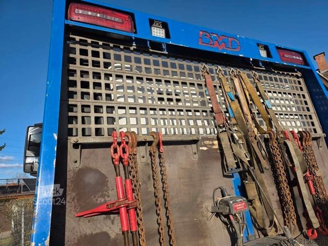 Laweta MAN 26.400 TGX mit Baustoffplateau, geteilte Rampen