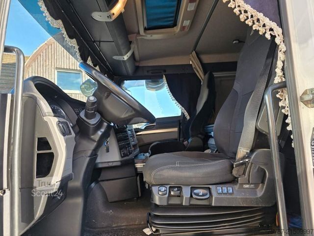 Laweta MAN 26.400 TGX mit Baustoffplateau, geteilte Rampen