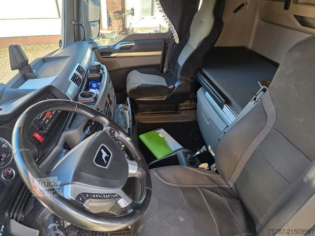 Laweta MAN 26.400 TGX mit Baustoffplateau, geteilte Rampen