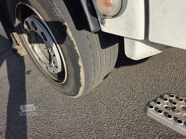 Laweta MAN 26.400 TGX mit Baustoffplateau, geteilte Rampen