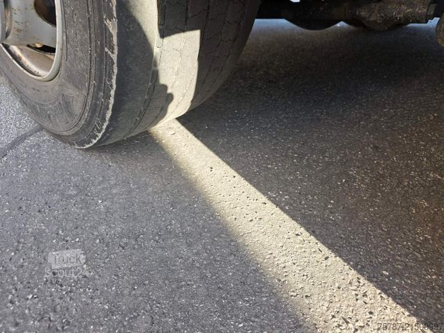 Laweta MAN 26.400 TGX mit Baustoffplateau, geteilte Rampen