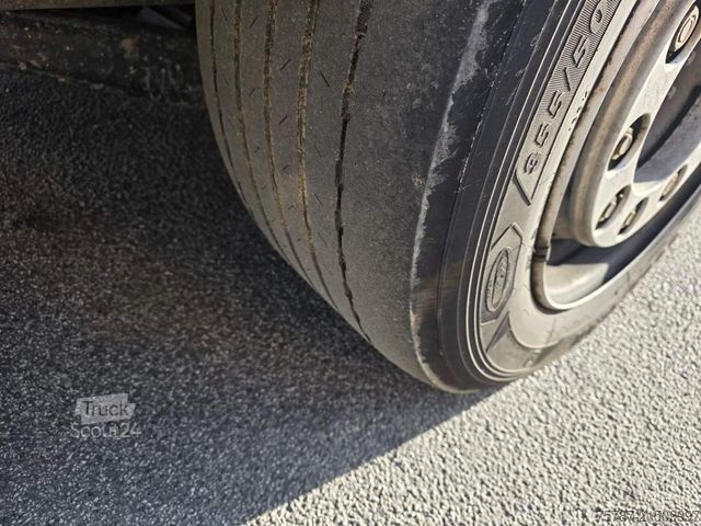 Laweta MAN 26.400 TGX mit Baustoffplateau, geteilte Rampen