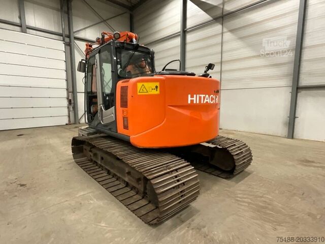 الحفارة الزاحفة Hitachi ZX 135 US-3