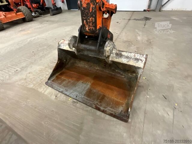 الحفارة الزاحفة Hitachi ZX 135 US-3