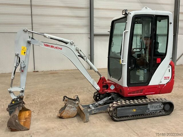 حفارة صغيرة Takeuchi TB 216