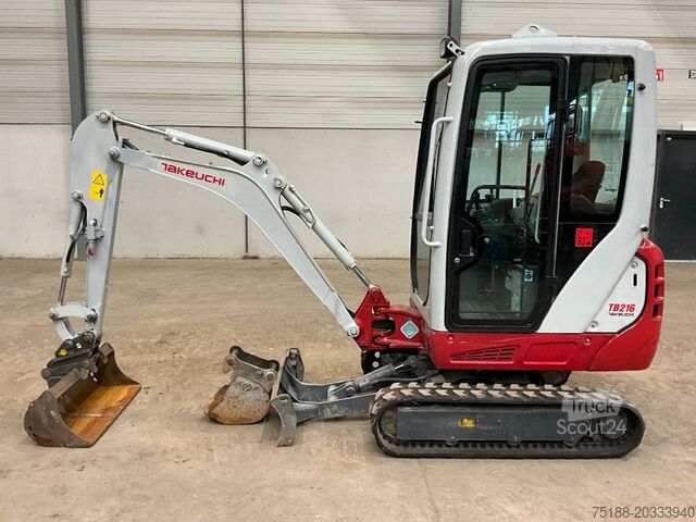 حفارة صغيرة Takeuchi TB 216