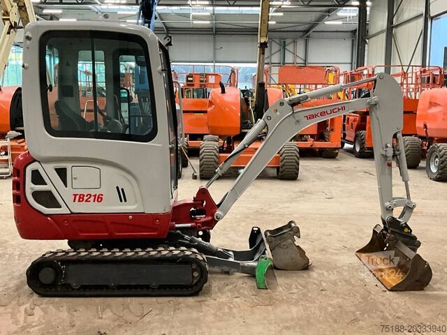 حفارة صغيرة Takeuchi TB 216