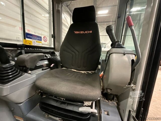 حفارة صغيرة Takeuchi TB 240