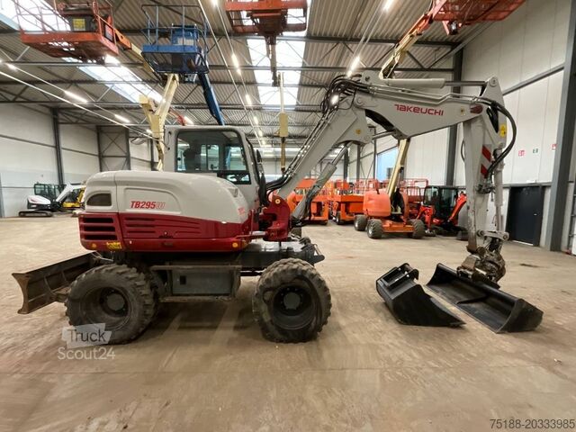 حفارة ذات عجلات Takeuchi TB 295 W powertilt
