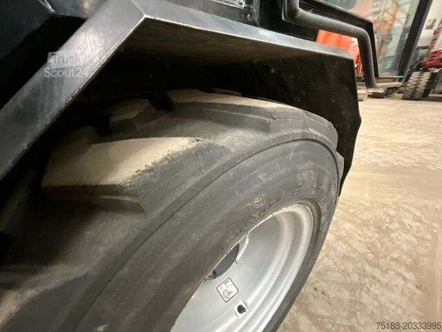 رافعة شوكية Kubota RT 220-2 A