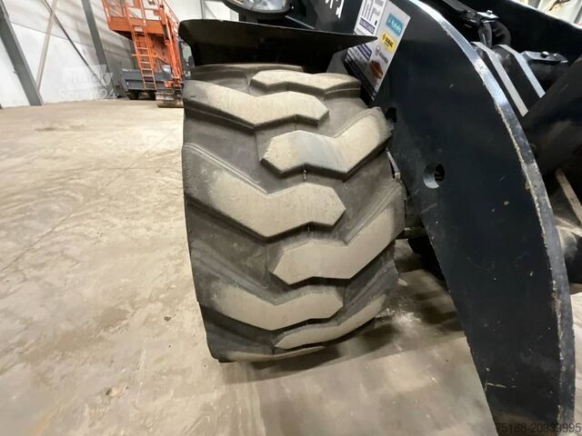 رافعة شوكية Kubota RT 220-2 A