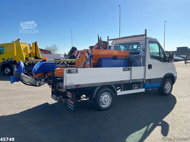 Streuwagen Iveco Daily 35S12 300 met Nido zoutstrooier Just 88.0...