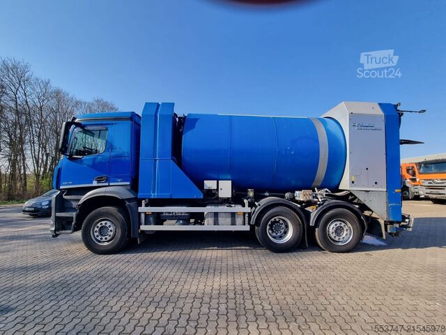 Camiäo de lixo Mercedes-Benz Arocs