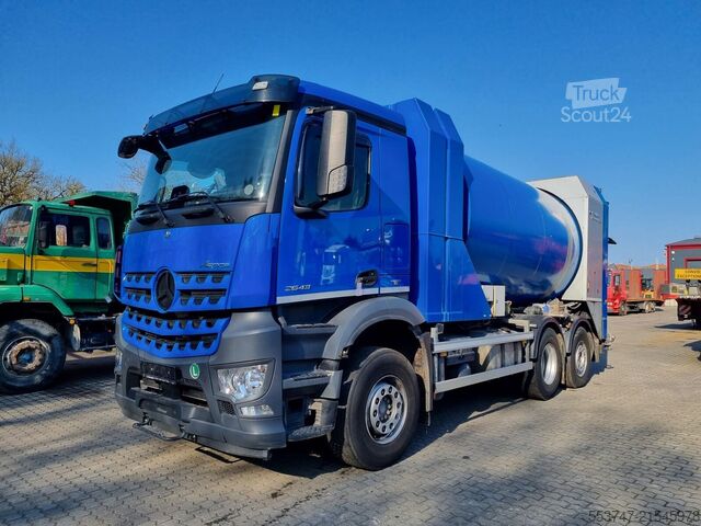 Camiäo de lixo Mercedes-Benz Arocs