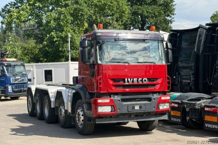 Basculantă IVECO Trakker 34T45 10x4 Chassis
