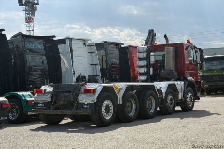 Basculantă IVECO Trakker 34T45 10x4 Chassis