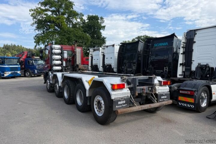 Basculantă IVECO Trakker 34T45 10x4 Chassis