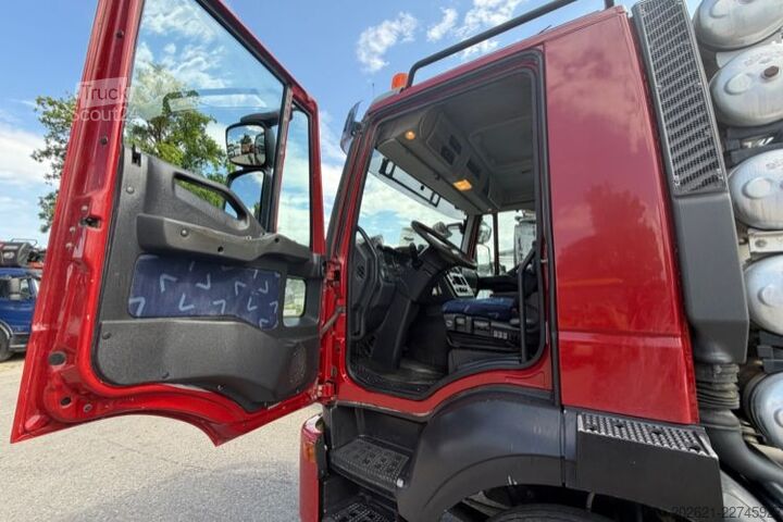 Basculantă IVECO Trakker 34T45 10x4 Chassis