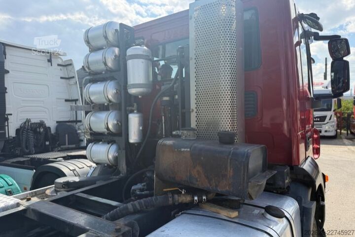 Basculantă IVECO Trakker 34T45 10x4 Chassis