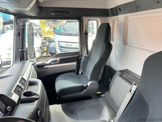 Кран-манипулятор на шасси грузовика MAN TGS 26.440 Baustoff Hiab XS177 K Lenk Navi