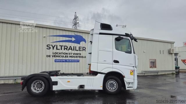 Standard nyergesvontató Mercedes-Benz Actros 1853