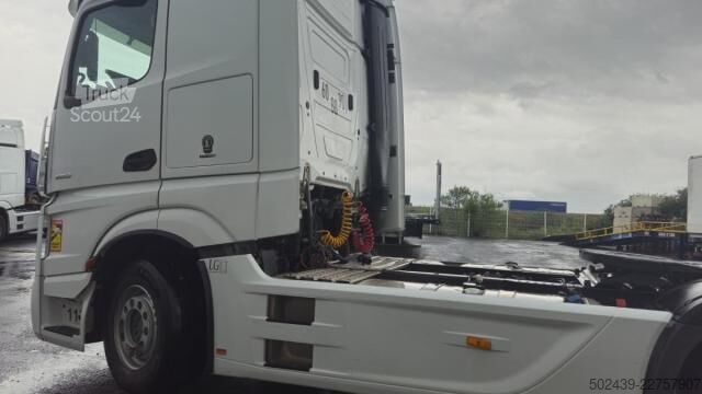 Standard nyergesvontató Mercedes-Benz Actros 1853