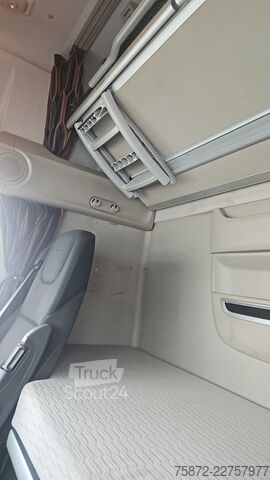 Tentinė platforma sunkvežimis DAF XF SUPERSPACE CAB 530 6X2 26T TAULINER