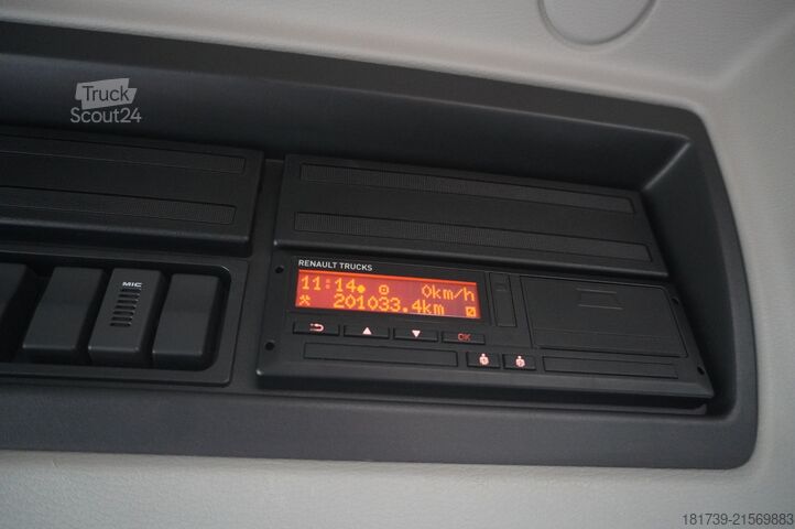 Бортовий із краном Renault C280 DTI 8 / FASSI crane 5.6T / 560 mth