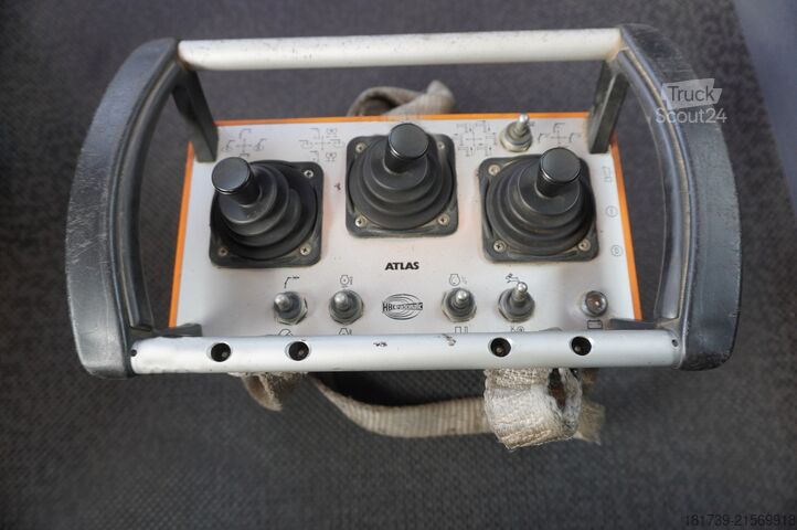 Platforma z žerjavom Renault C380 Comfort 6x4 / Atlas 172.3E crane