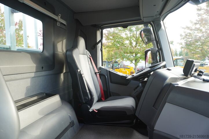 Platforma z žerjavom Renault C380 Comfort 6x4 / Atlas 172.3E crane