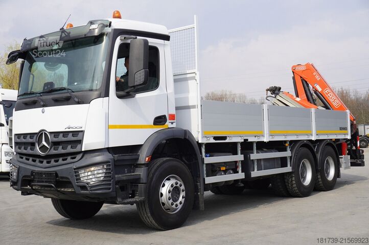 Plošina s jeřábem Mercedes-Benz Arocs 2633 flatbed truck / Crane FASSI