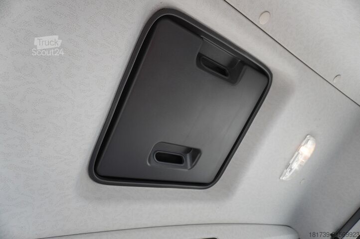 Plošina s jeřábem Mercedes-Benz Arocs 2633 flatbed truck / Crane FASSI