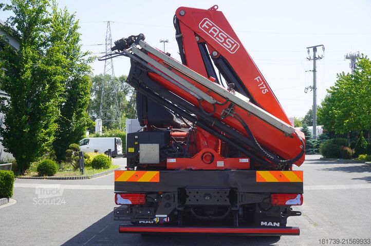 Plataforma com grua MAN TGS 26.360 Flatbed / Fassi F175 7.7 T /
