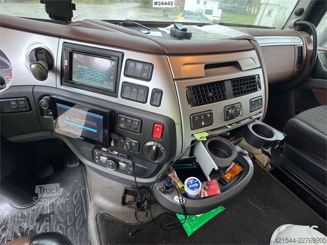Standard-SZM DAF XF530 6x4 Tractor Unit with Ekeri Box Semi-Trailer