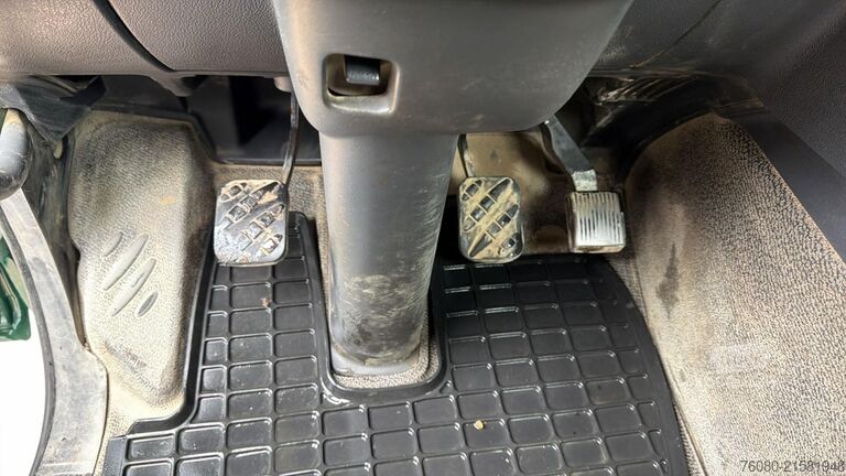 Containertransport (haakarmsysteem) Volvo FL 240 (BELGIAN TRUCK / HYVALIFT / WHEELBASE 47...