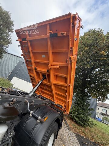 Kuorma-autoon asennettu nosturi Mercedes-Benz AXOR 1833 - 4x4 - Kipper - Kran - EURO5