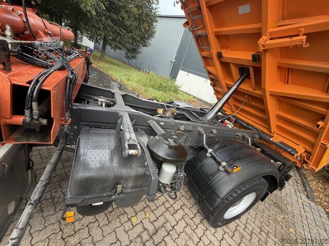 Kuorma-autoon asennettu nosturi Mercedes-Benz AXOR 1833 - 4x4 - Kipper - Kran - EURO5