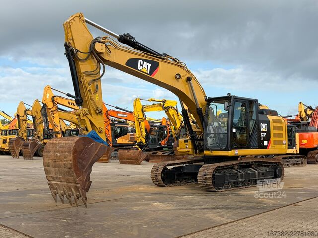 Raupenbagger Caterpillar 323FLN