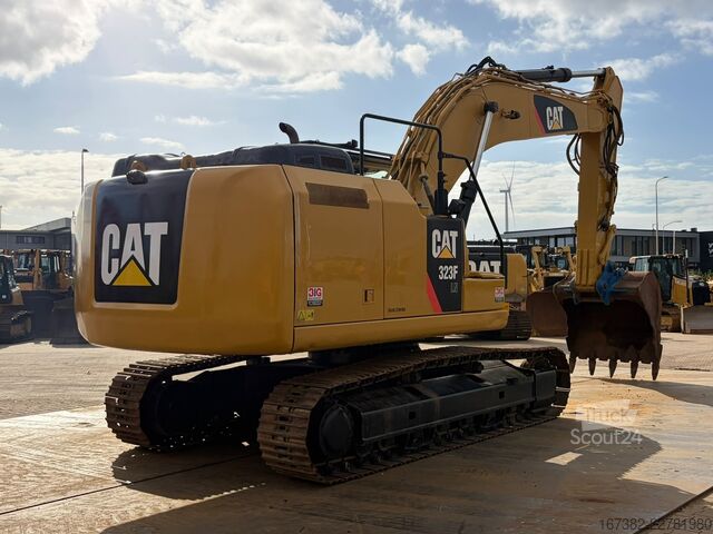 Raupenbagger Caterpillar 323FLN