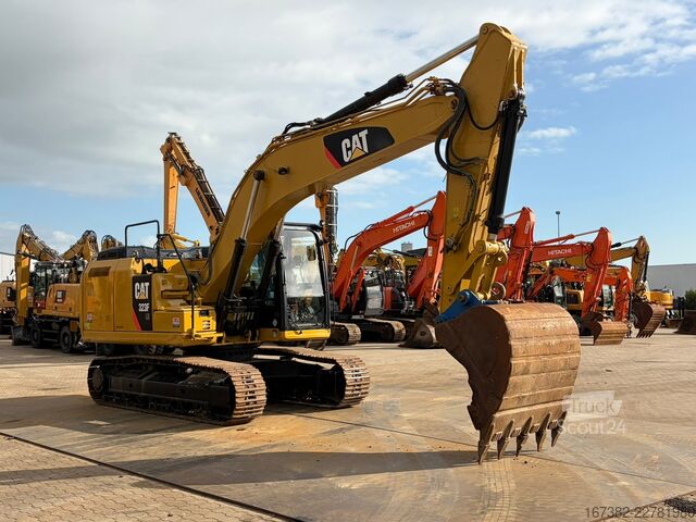 Raupenbagger Caterpillar 323FLN