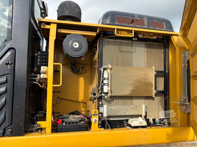 Raupenbagger Caterpillar 323FLN