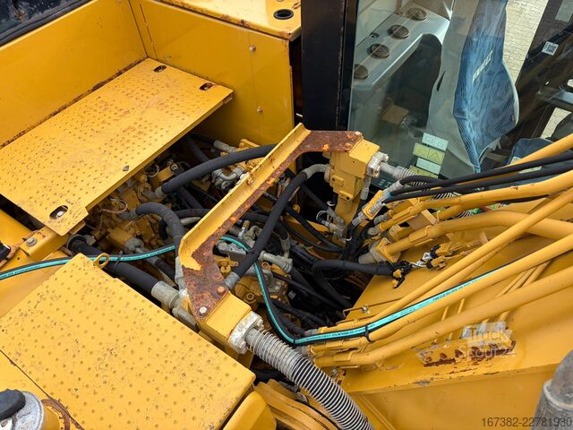 Raupenbagger Caterpillar 323FLN