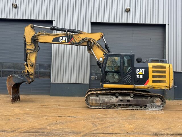 Pelle sur chenilles Caterpillar 323E