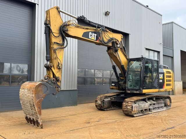 Pelle sur chenilles Caterpillar 323E