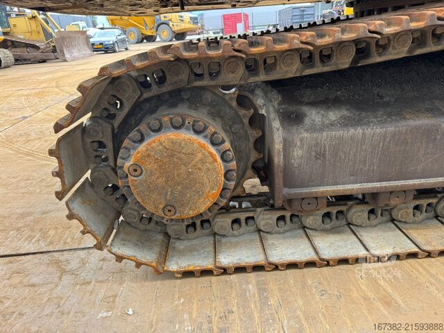Pelle sur chenilles Caterpillar 323E