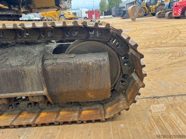 Pelle sur chenilles Caterpillar 323E