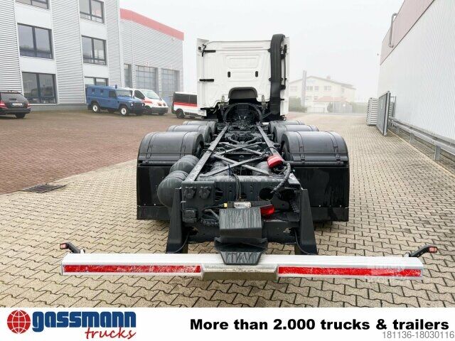 Șasiu de camion Mercedes-Benz Actros 3551 L 8x2/4, Vorlauflenkachse,
