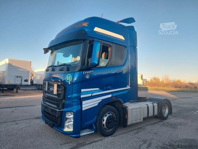 Nagy térfogatú nyergesvontató FORD F-Max 1850 LL