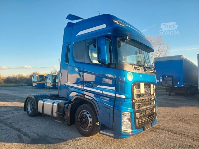 Nagy térfogatú nyergesvontató FORD F-Max 1850 LL